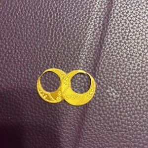 22crt gold earrings